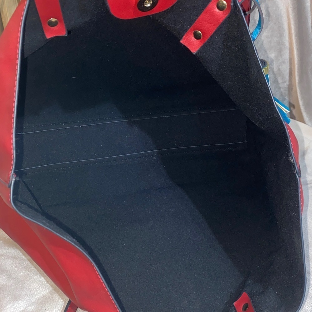 Lulu Dharma Elegant Red Tote Bag - Picture 6 of 8
